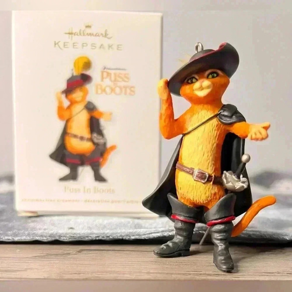 Hallmark Keepsake NIB 2011 Puss in Boots Christmas Ornament from Shrek Movie - Picture 2 of 10